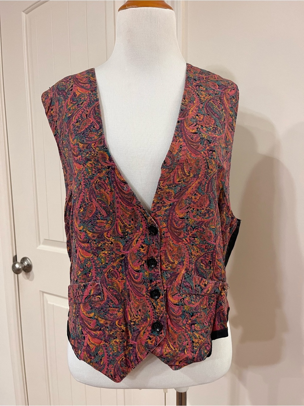 Vintage Women’s Paisley Button-Front Vest in Multicolor